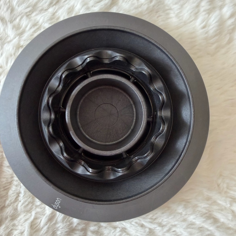 Dyson Diffuser Attachment - Picture 3 of 4